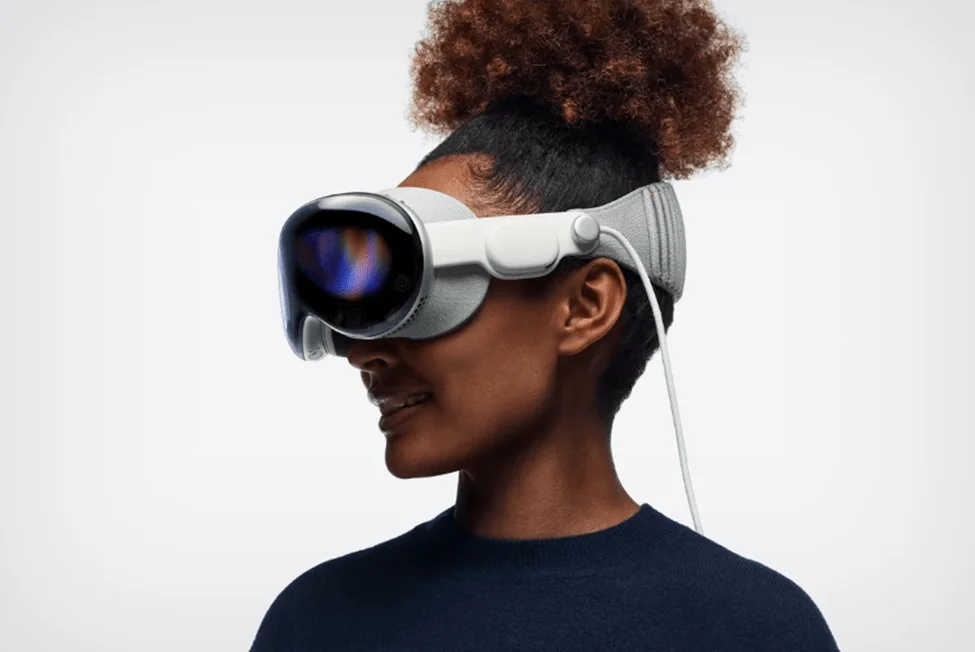 Apple’s Vision Pro virtual reality headset